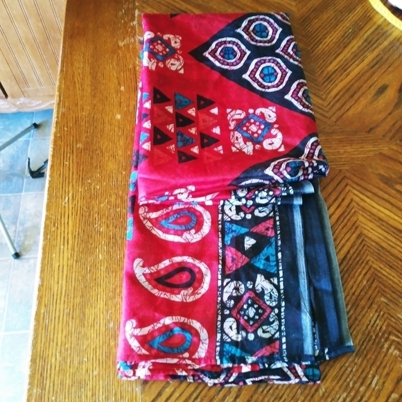 Beautiful Homemade Bono Scarf Or Shawl - Picture 3 of 4